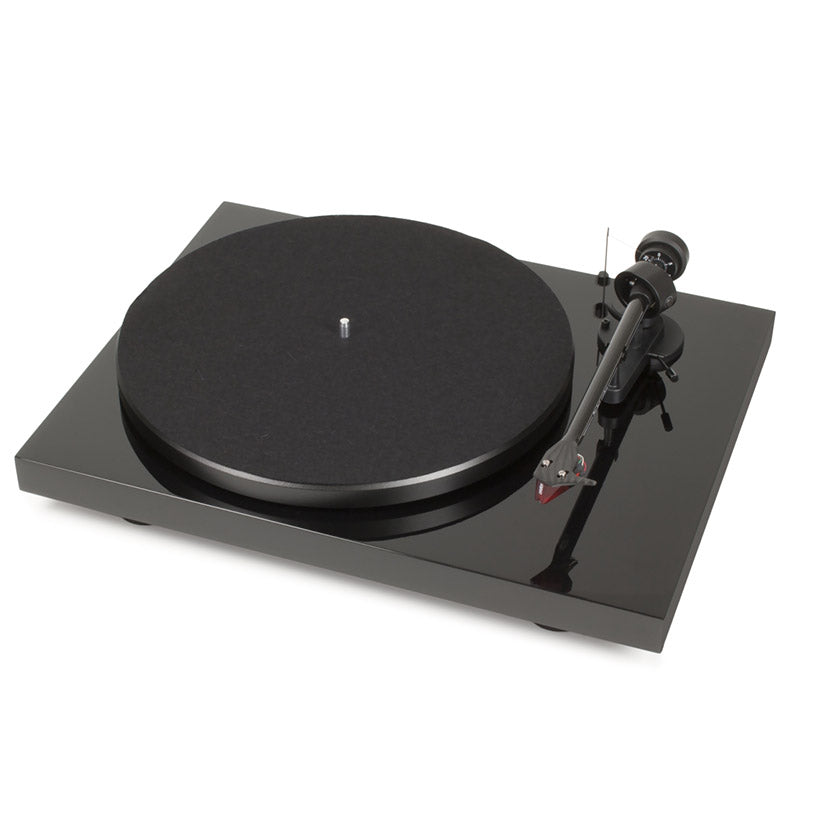 Pro-Ject Debut Carbon DC Turntable